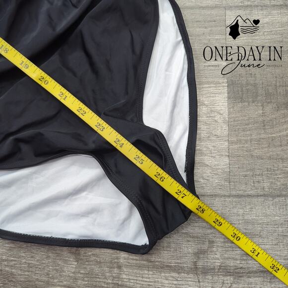 Eomenie Cross Front Cut Out One Piece Swimsuit Size S - Picture 6 of 7